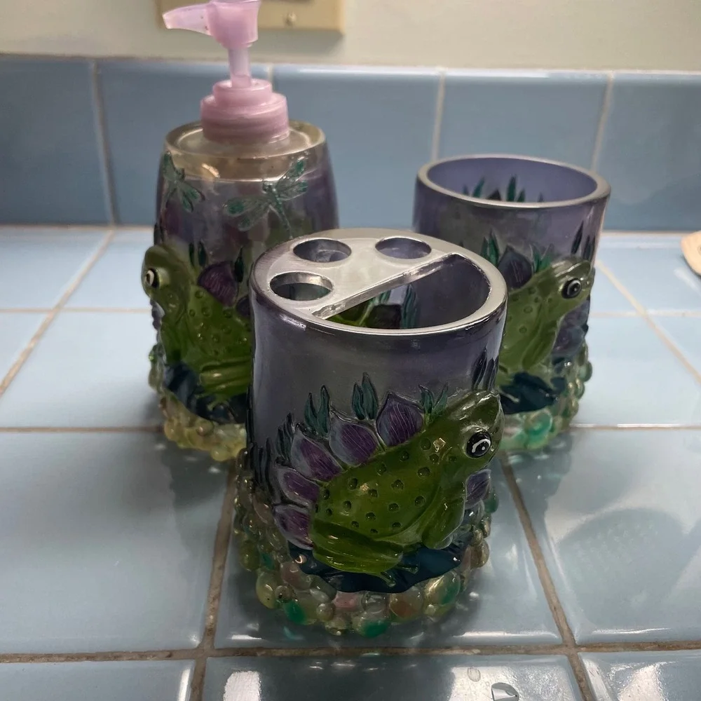 Lucite 60s 70s Frog Bathroom‎ 3 pc Set Soap Dispenser Toothbrush tumbler Decor
